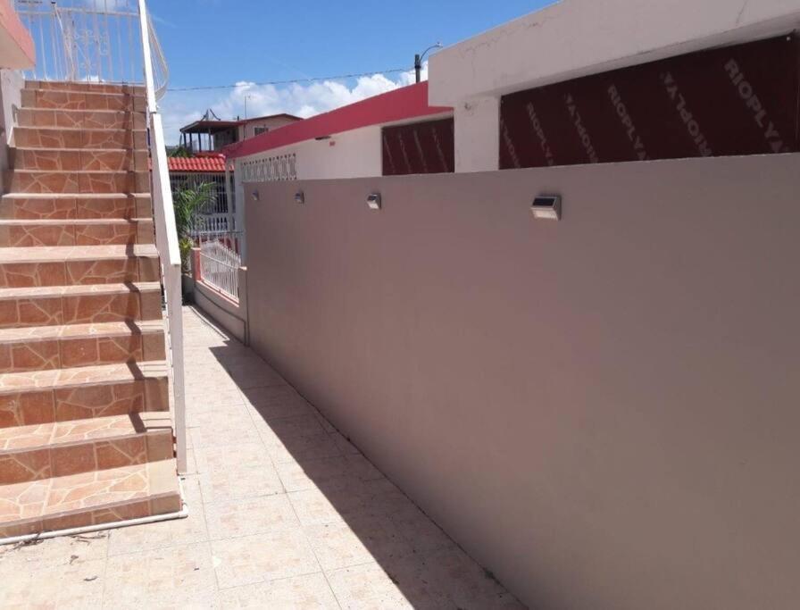 Cozy Cute Home 2Nd Floor Pay At The Property And We Have Many Method Of Payments Just Ask Us Fajardo Eksteriør billede